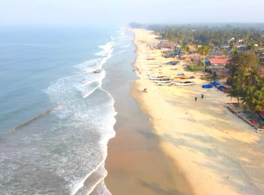 गोवा (Goa) के प्रसिद्ध आकर्षण और घूमने की जगहें 17 बीच