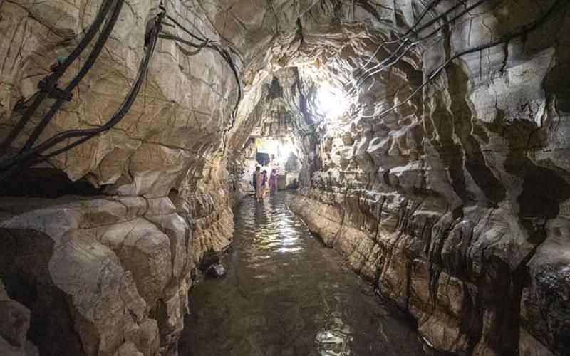 चित्रकूट धाम (Chitrakoot Dham) के सबसे महत्वपूर्ण धार्मिक तीर्थ स्थल और आकर्षण 10 गुप्त गोदावरी चित्रकूट