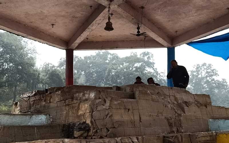 चित्रकूट धाम (Chitrakoot Dham) के सबसे महत्वपूर्ण धार्मिक तीर्थ स्थल और आकर्षण 6 स्फटिक शिला चित्रकूट 1